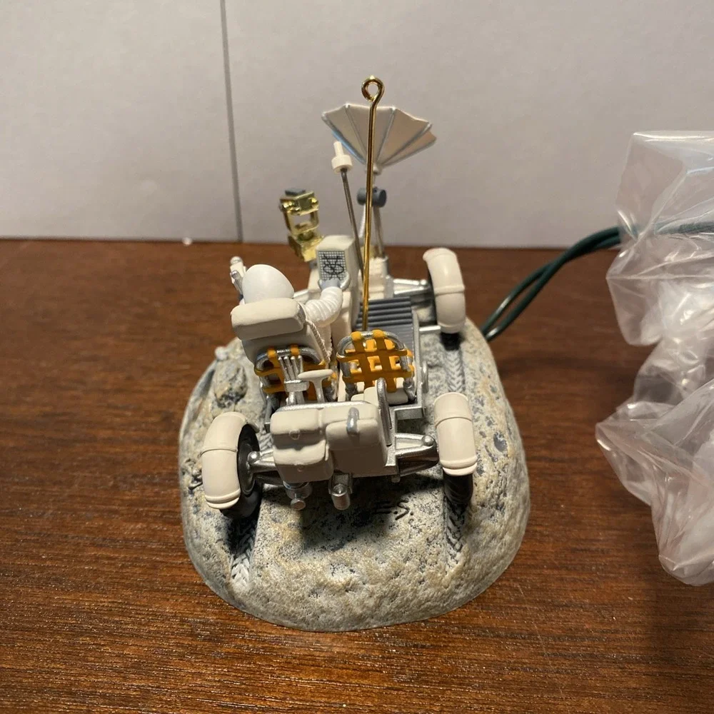 VTG Hallmark Keepsake Lunar Rover Vehicle Journey Into Space 1999 Ornament Magic